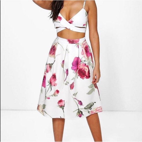 Boohoo Dresses & Skirts - Crop top dress